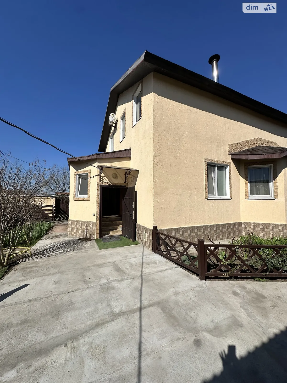 Продается дом на 2 этажа 115 кв. м с гаражом, цена: 120000 $ - фото 1