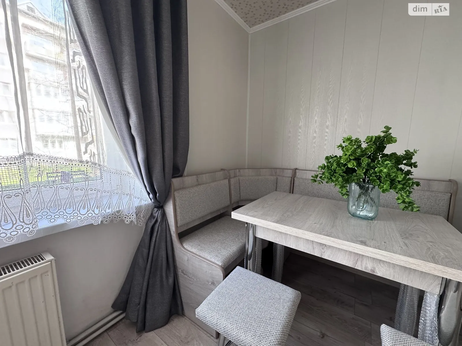 Продается 2-комнатная квартира 51.4 кв. м в Дубно, ул. Михаила Грушевского, 178 - фото 1