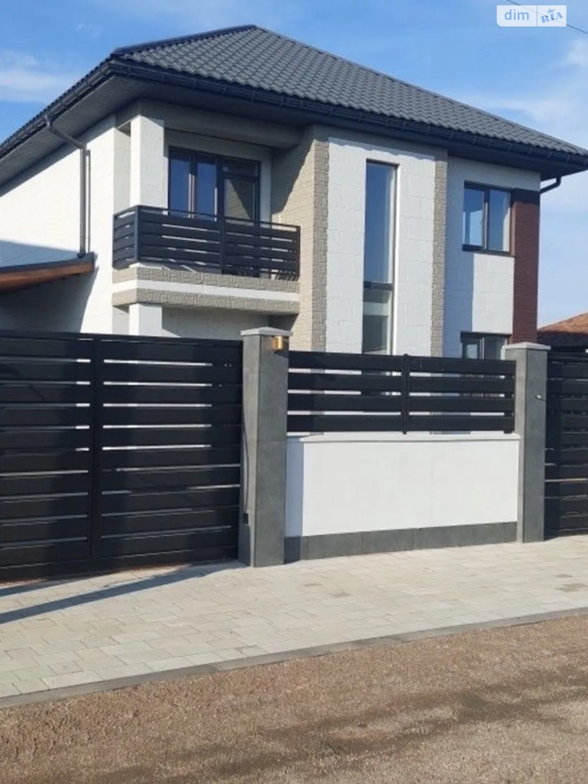 Продается дом на 2 этажа 140 кв. м с террасой, цена: 185000 $ - фото 1