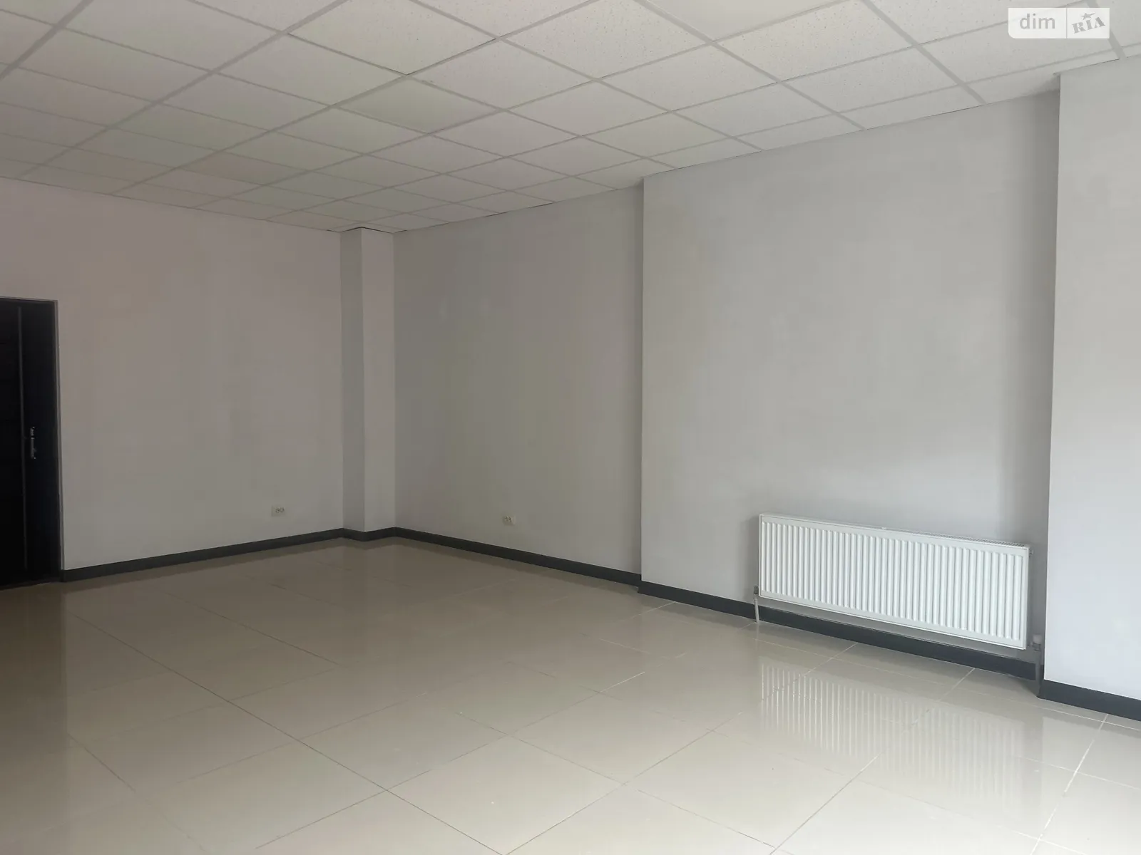 Сдается в аренду офис 49 кв. м в бизнес-центре, цена: 11000 грн - фото 1