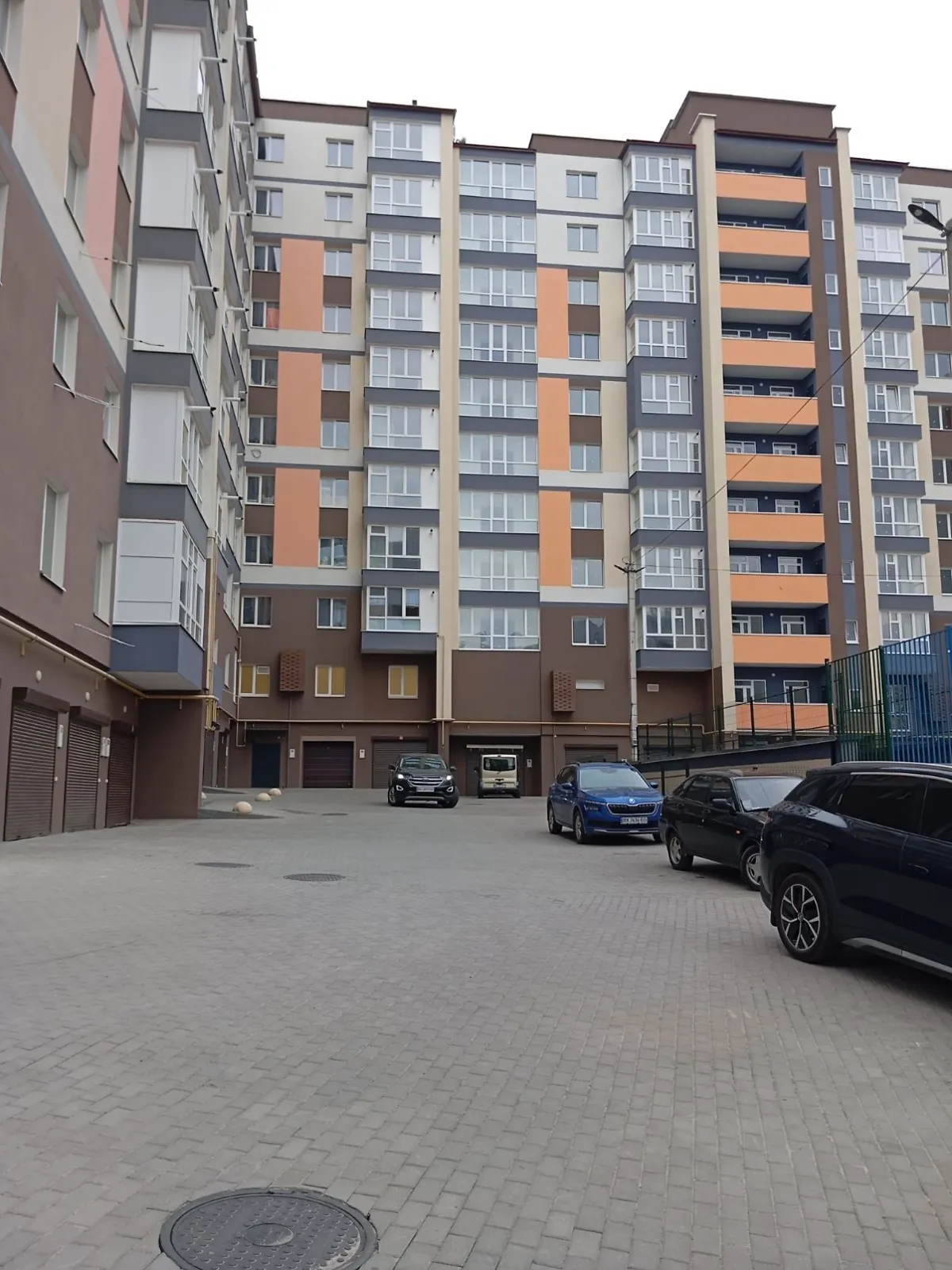 Сдается в аренду помещения свободного назначения 82.2 кв. м в 10-этажном здании, цена: 16000 грн - фото 1