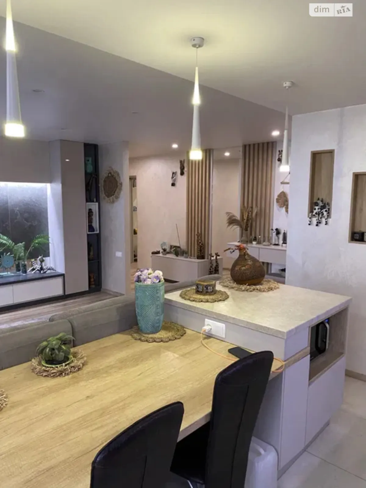 Продается 3-комнатная квартира 65.5 кв. м в Павлограде, ул. Центральная - фото 1