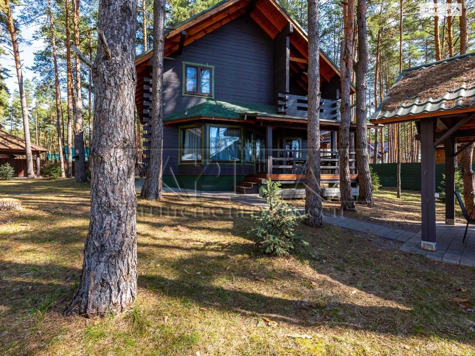 Продается дом на 2 этажа 160 кв. м с подвалом, цена: 448000 $ - фото 1