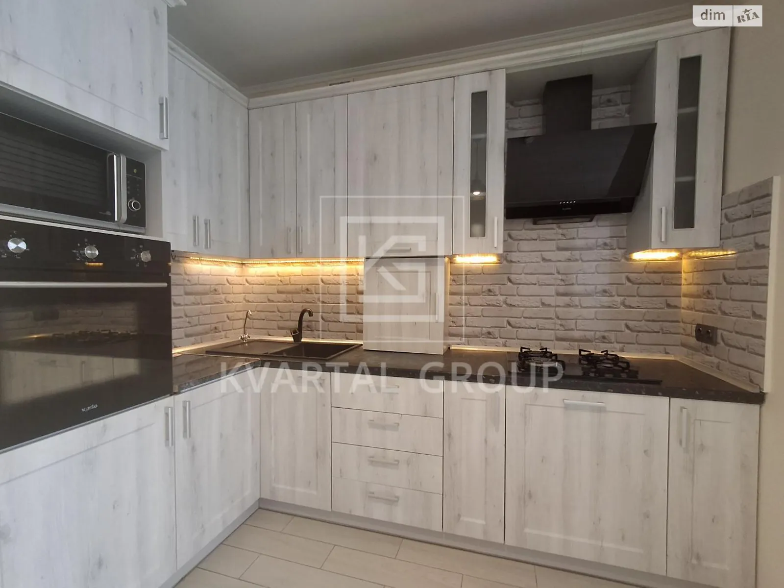 Продается 2-комнатная квартира 54.4 кв. м в Буче, ул. Ивана Кожедуба, 3 - фото 1