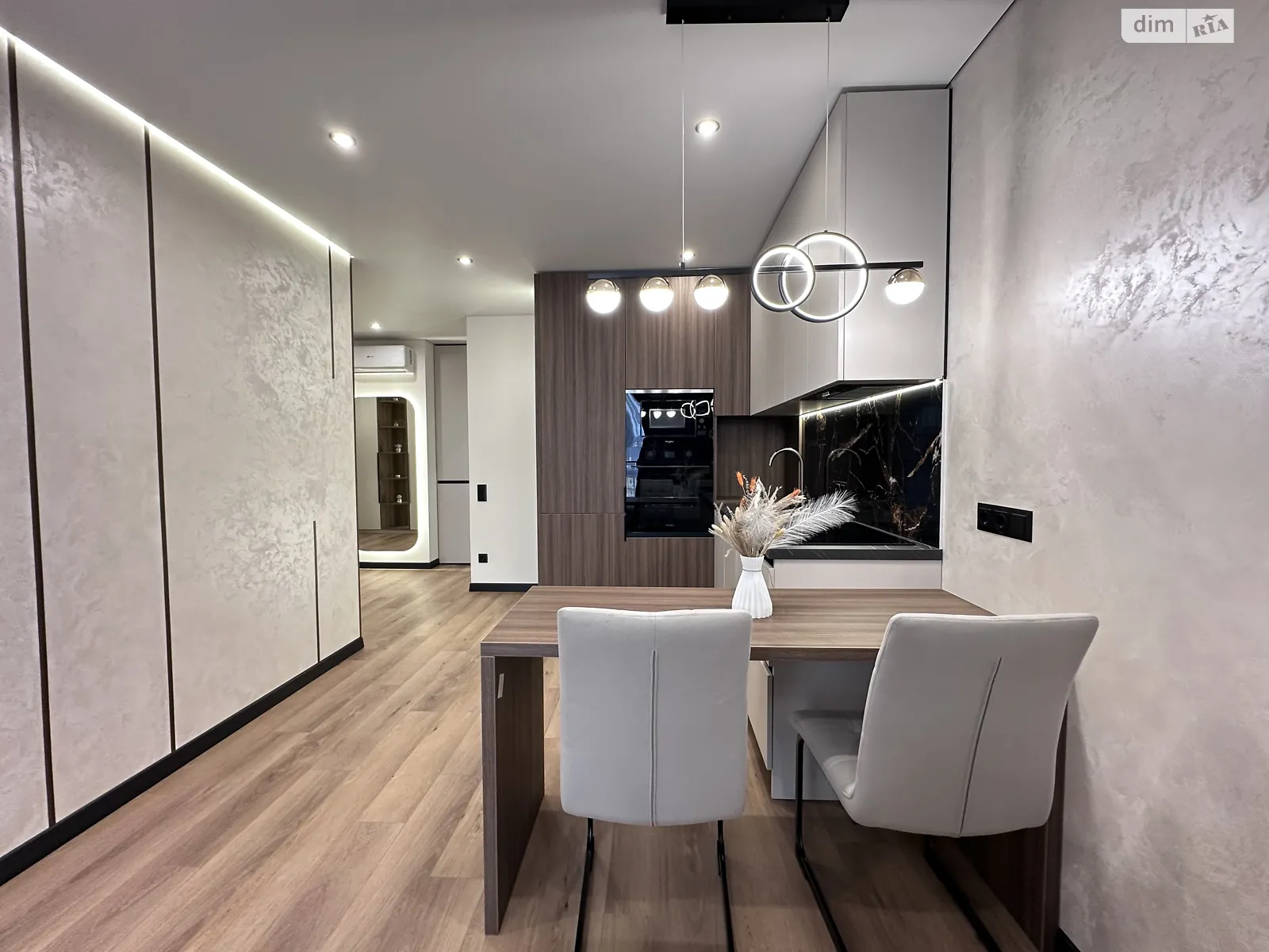 Продается 1-комнатная квартира 46 кв. м в Ивано-Франковске, ул. Вовчинецька, 223А - фото 1