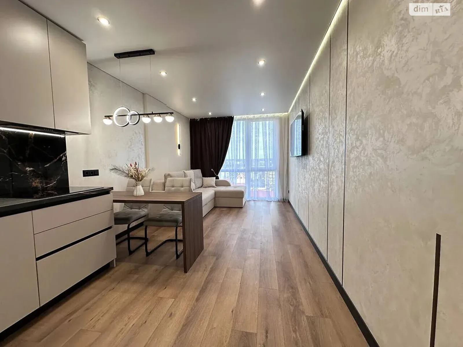 Продается 1-комнатная квартира 46 кв. м в Ивано-Франковске, ул. Вовчинецька, 223А - фото 1