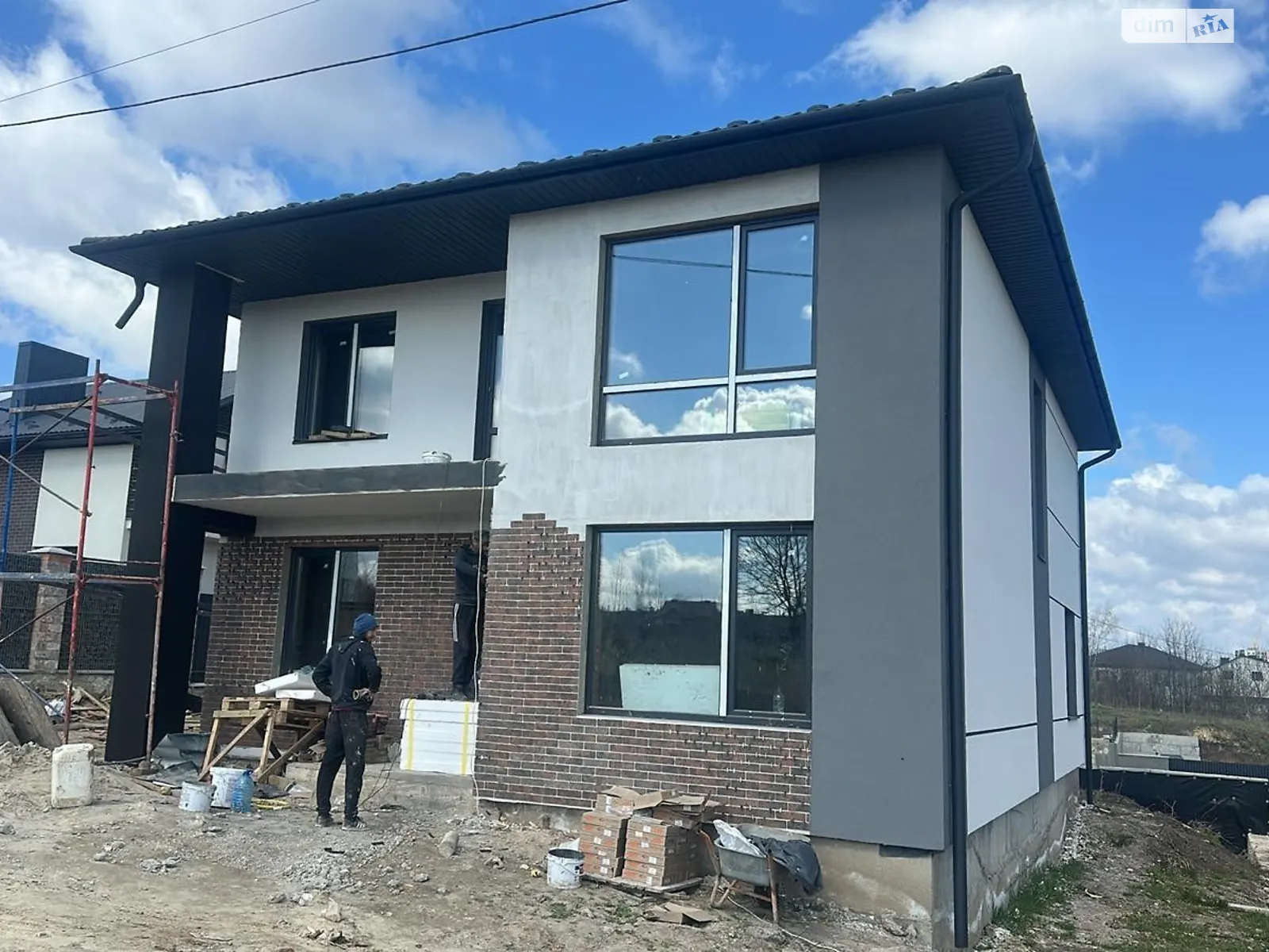 Продается дом на 2 этажа 160 кв. м с баней/сауной, цена: 110000 $ - фото 1