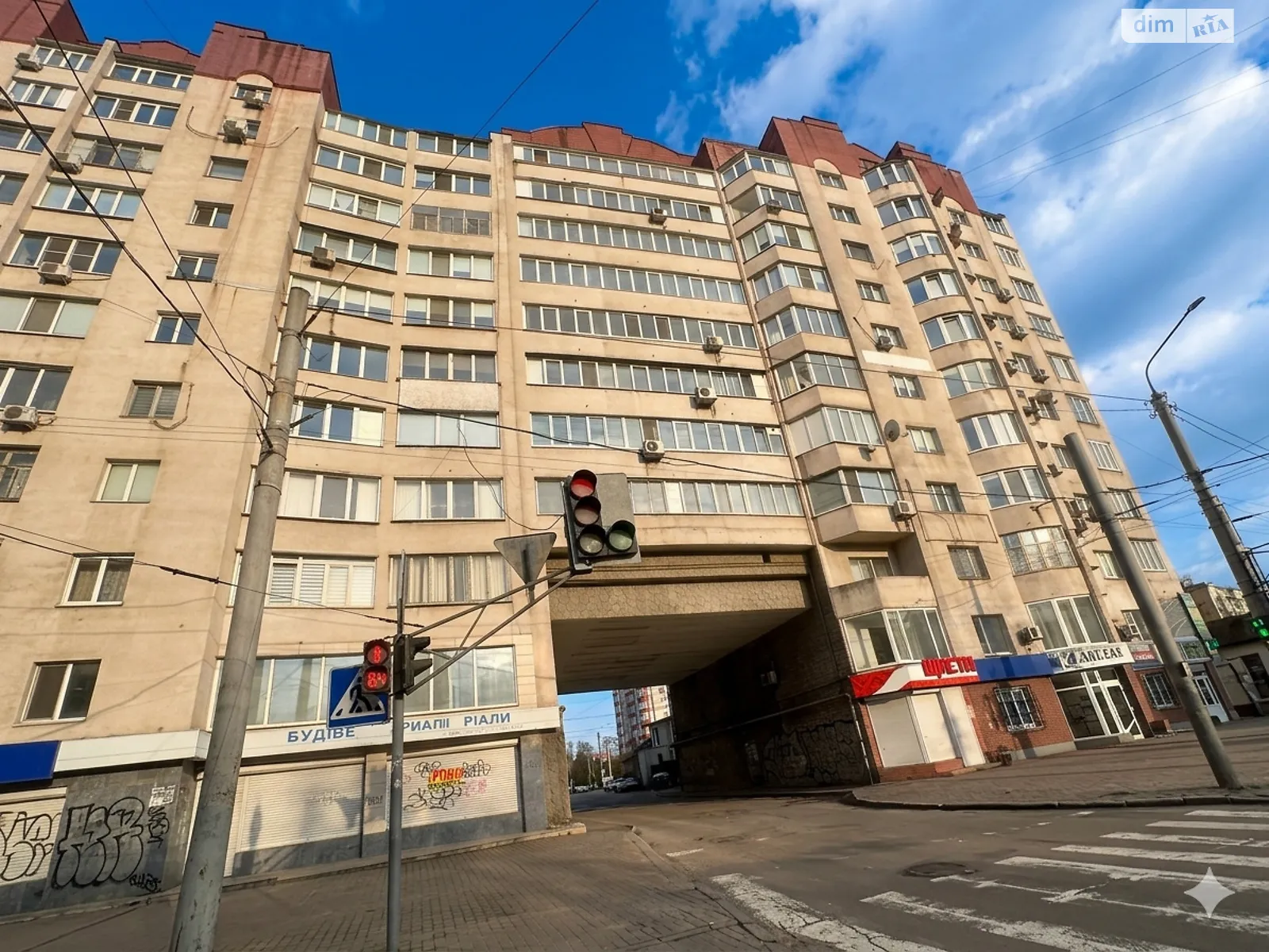 Продается 1-комнатная квартира 40 кв. м в Хмельницком, ул. Свободы, 19 - фото 1
