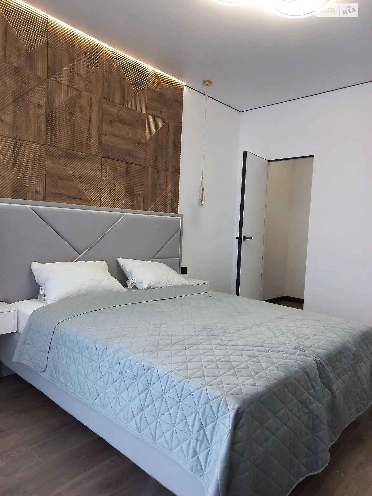 Продается 1-комнатная квартира 40 кв. м в Ирпене, ул. Кобылянской Ольги, 1В/13 - фото 1