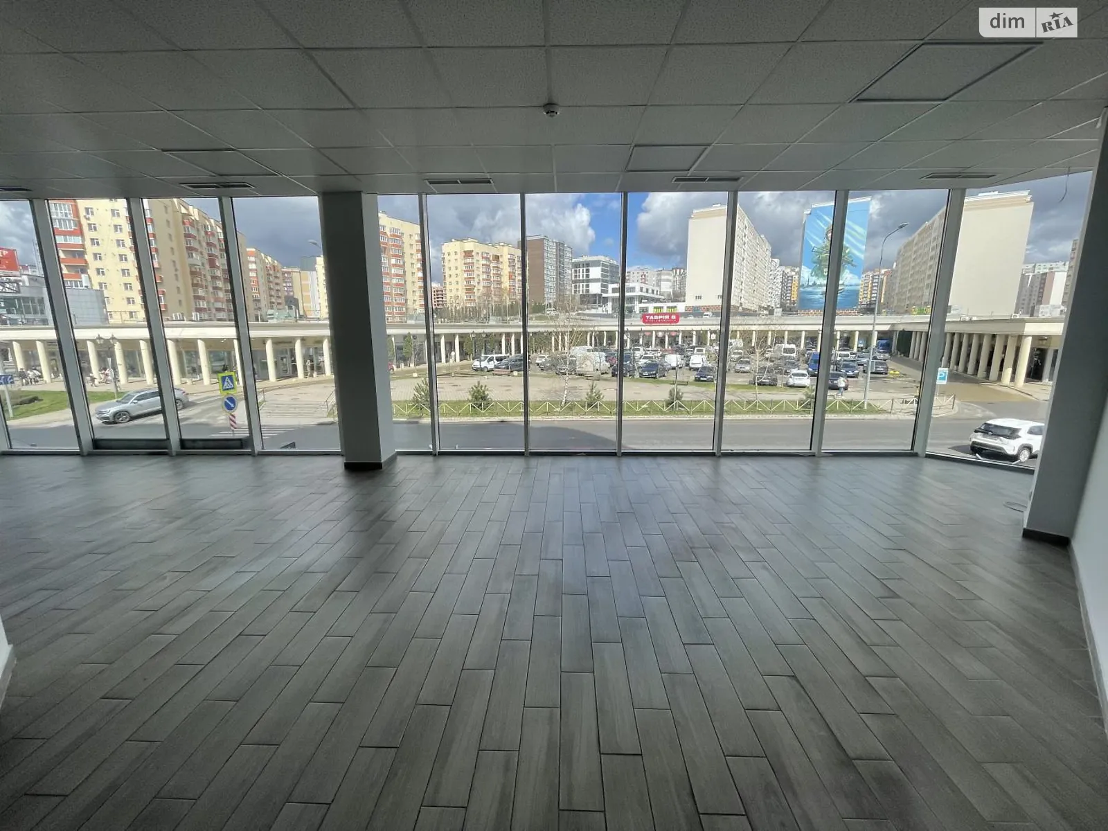 Сдается в аренду офис 190 кв. м в бизнес-центре, цена: 60000 грн - фото 1