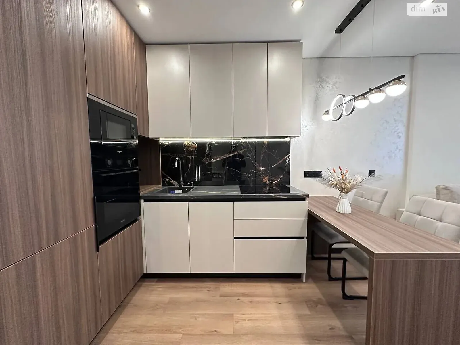 Продается 1-комнатная квартира 46 кв. м в Ивано-Франковске, ул. Вовчинецька, 223А - фото 1