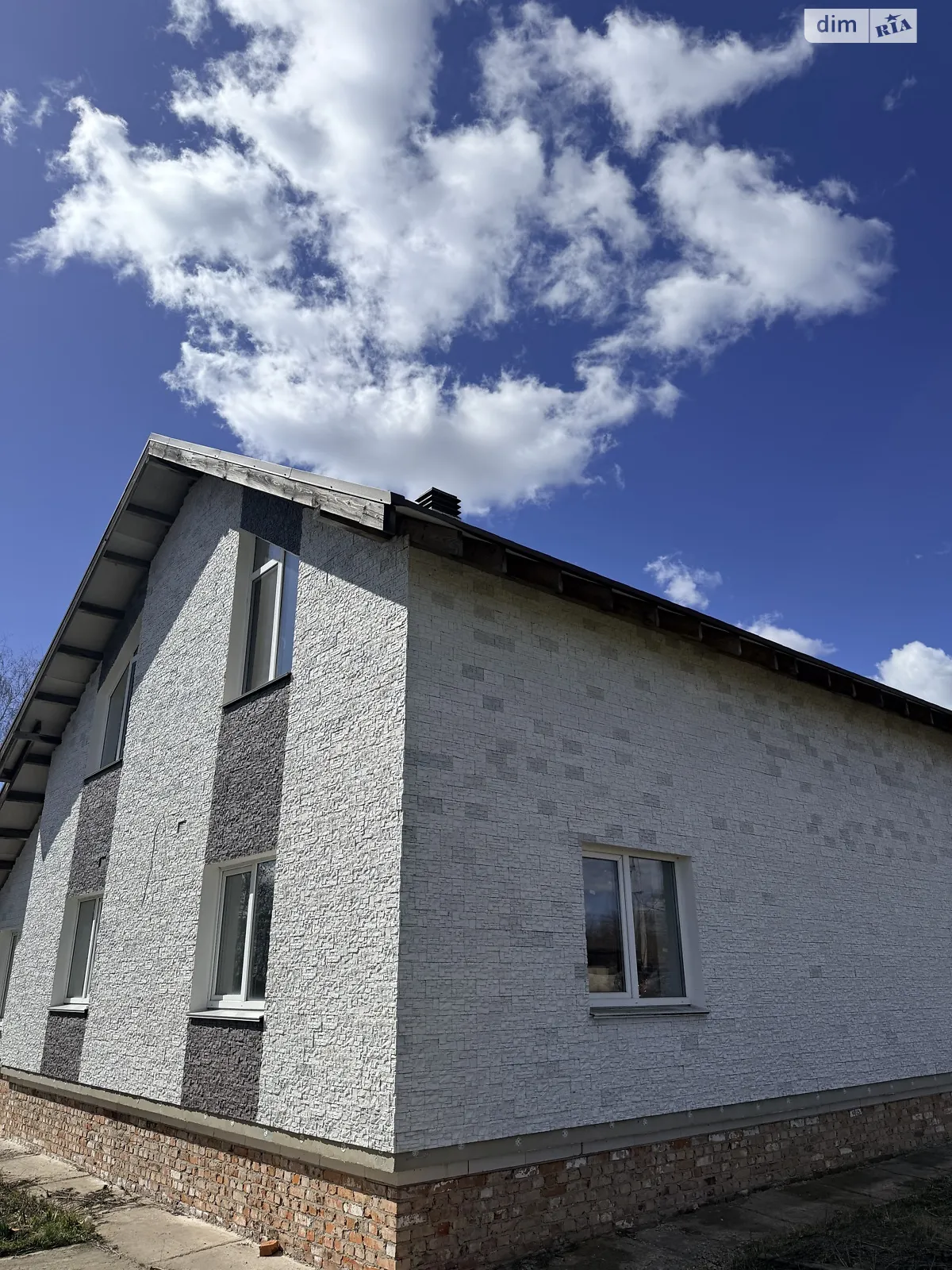 Продается дом на 2 этажа 239.7 кв. м с участком, цена: 100000 $ - фото 1