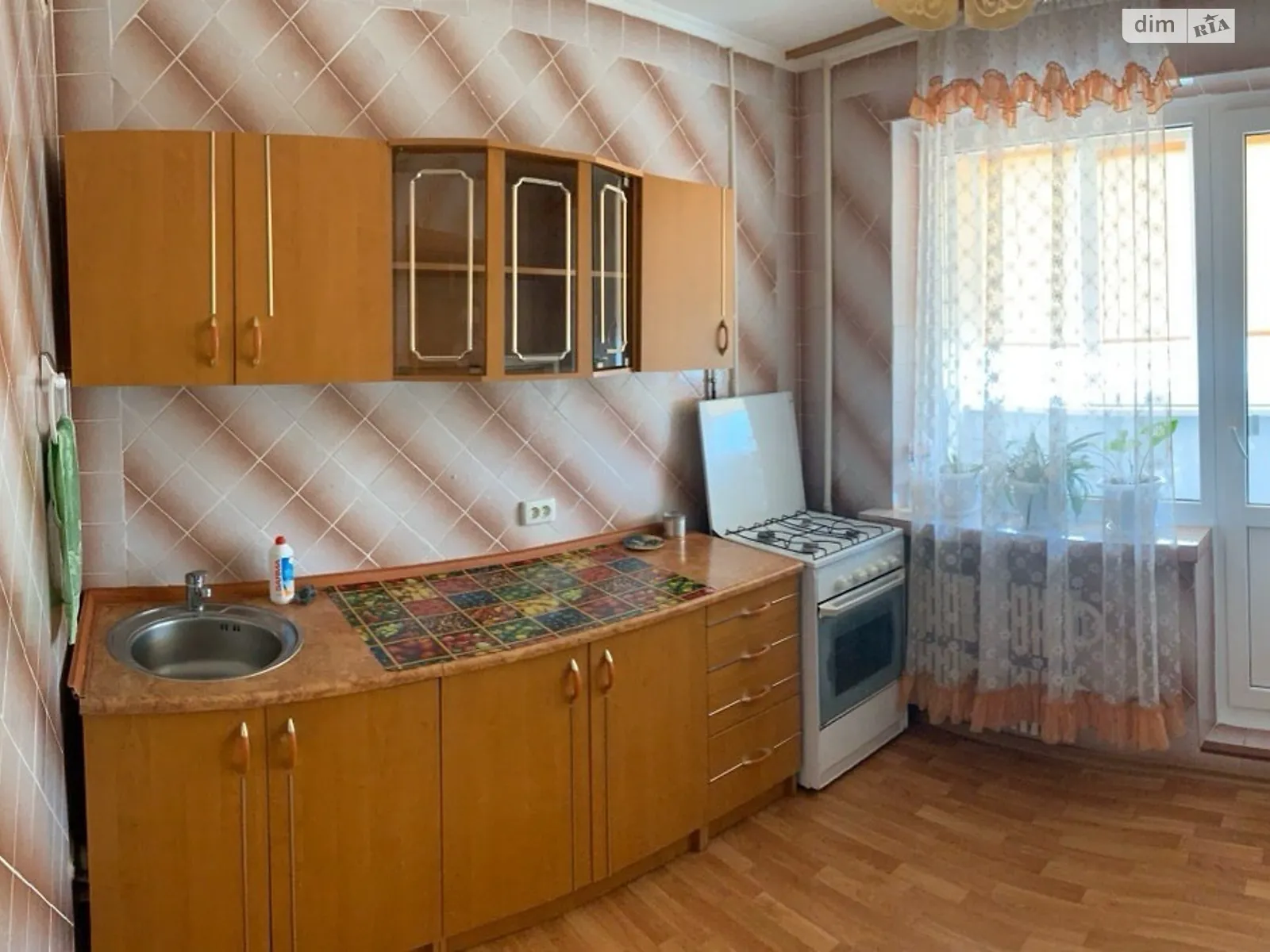 Здається в оренду кімната 64 кв. м у Хмельницькому, цена: 3700 грн - фото 1