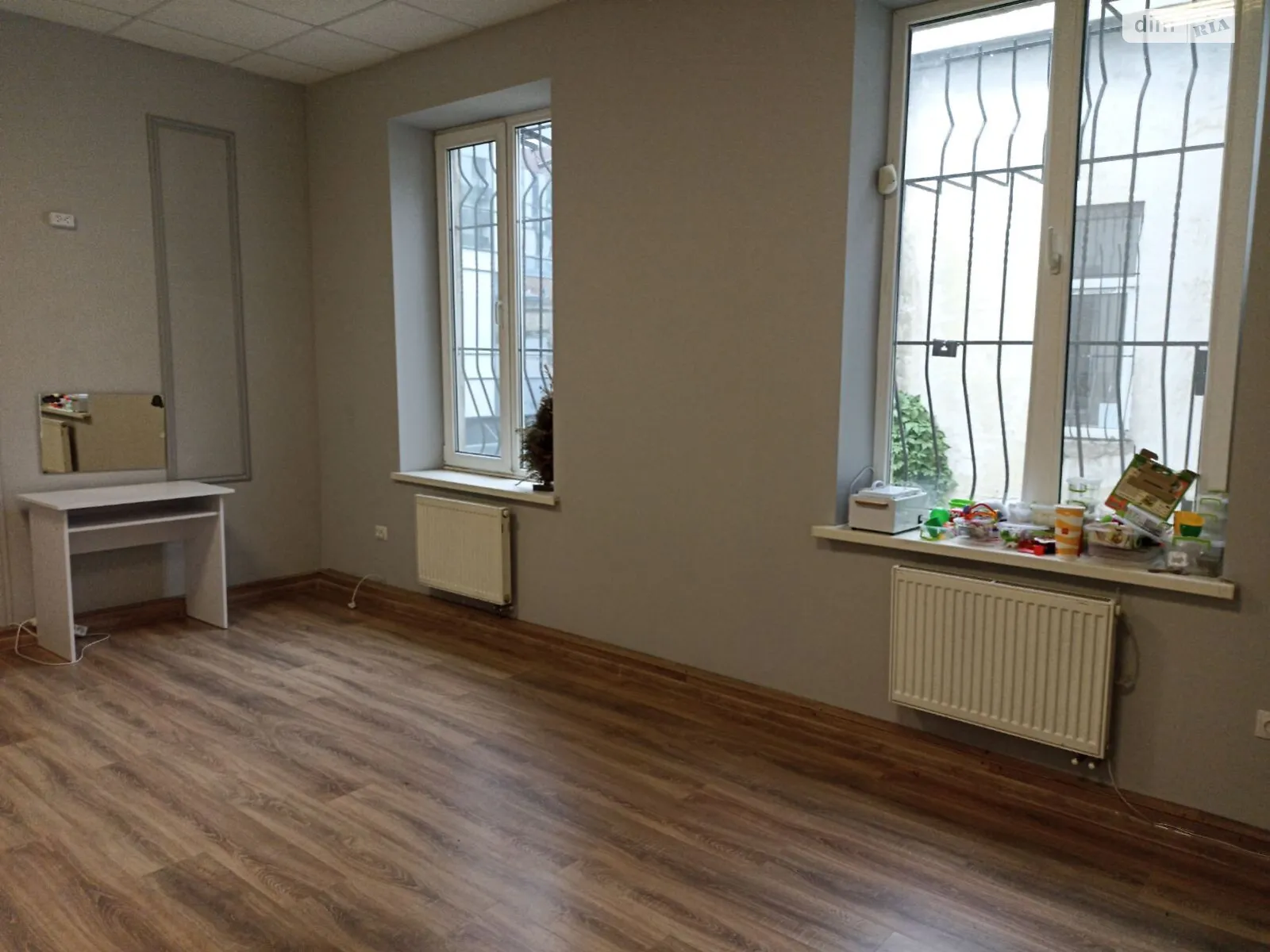 Здається в оренду офіс 20 кв. м в бізнес-центрі, цена: 9000 $ - фото 1