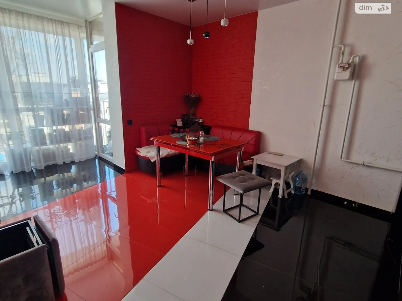 Продается 1-комнатная квартира 38.5 кв. м в Гостомеле, ул. Молодежная - фото 1