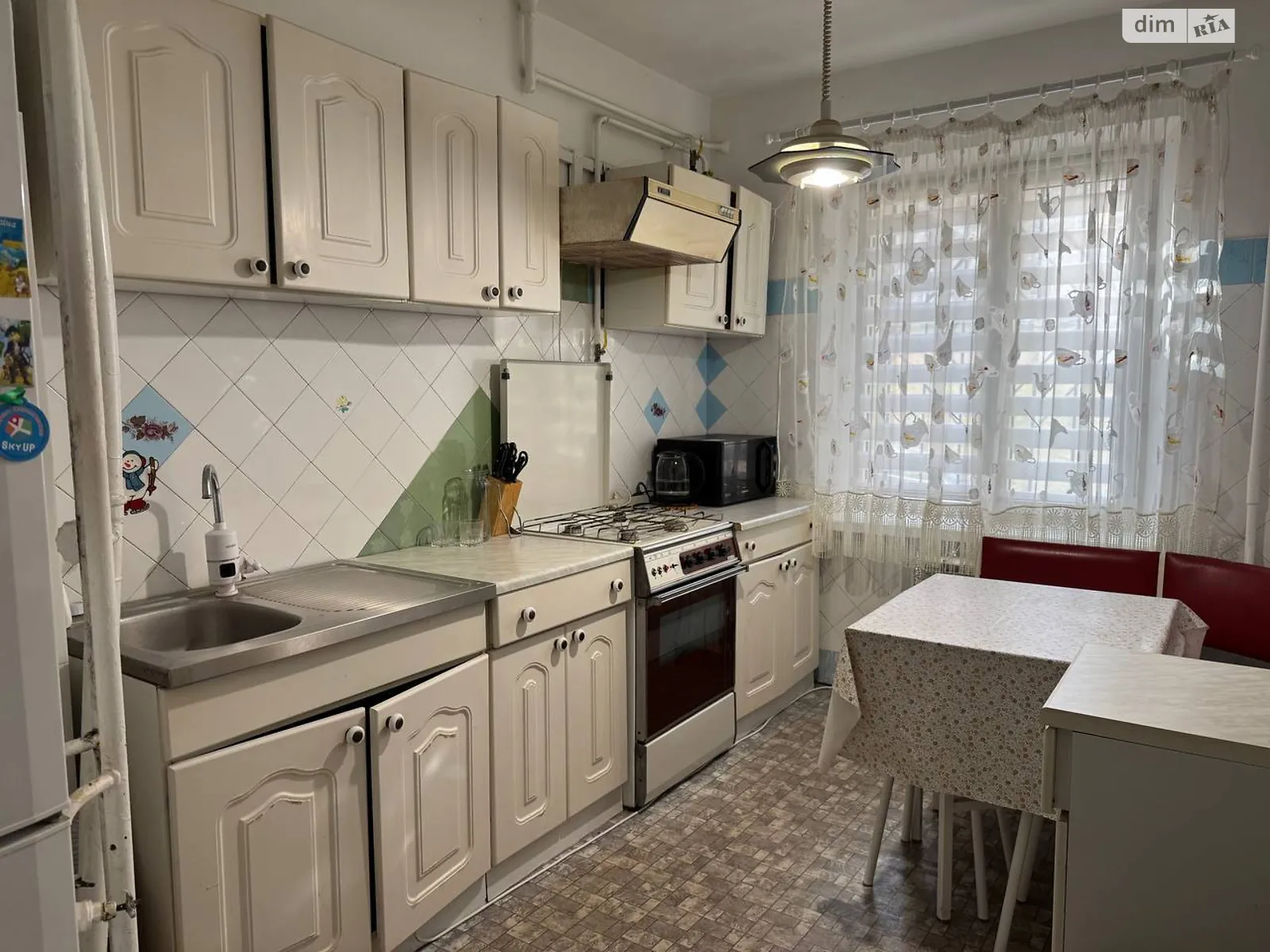 Продается 4-комнатная квартира 97.8 кв. м в Ровно, ул. Коновальца Евгения, 7 - фото 1