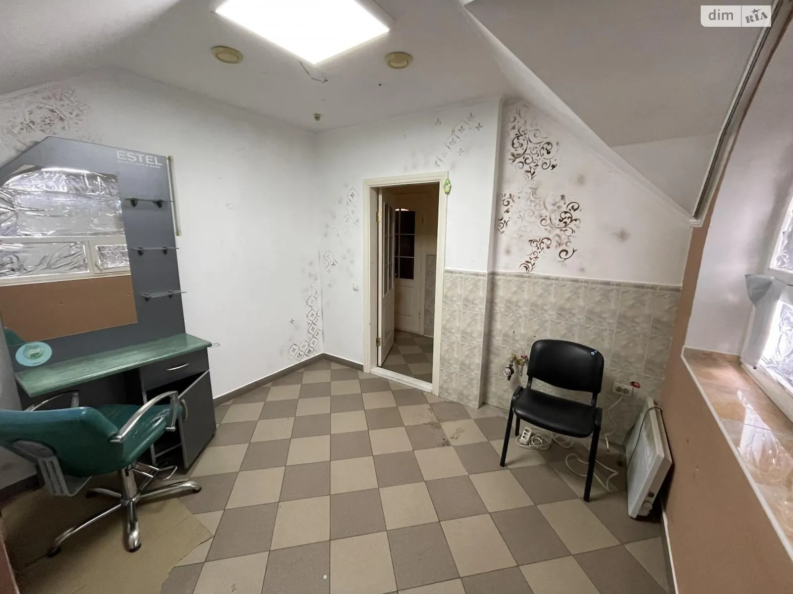 Сдается в аренду офис 25 кв. м в бизнес-центре, цена: 4000 грн - фото 1