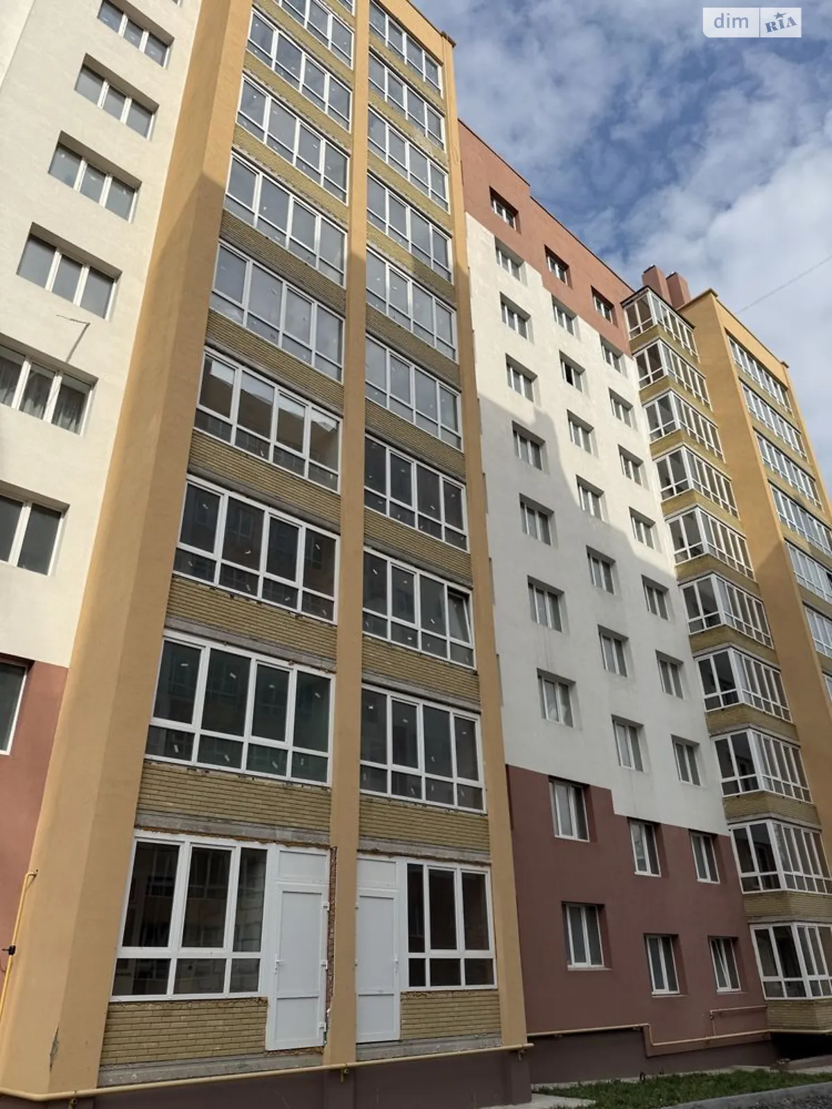 Продается 1-комнатная квартира 40 кв. м в Хмельницком, ул. Озерная, 6/2Б - фото 1