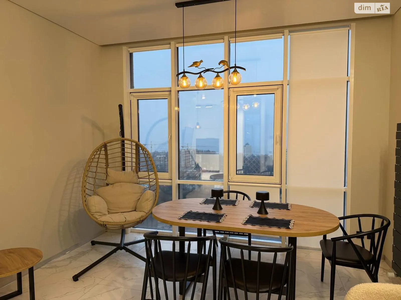 Продается 3-комнатная квартира 83 кв. м в Одессе, пер. Курортный, 1 - фото 1