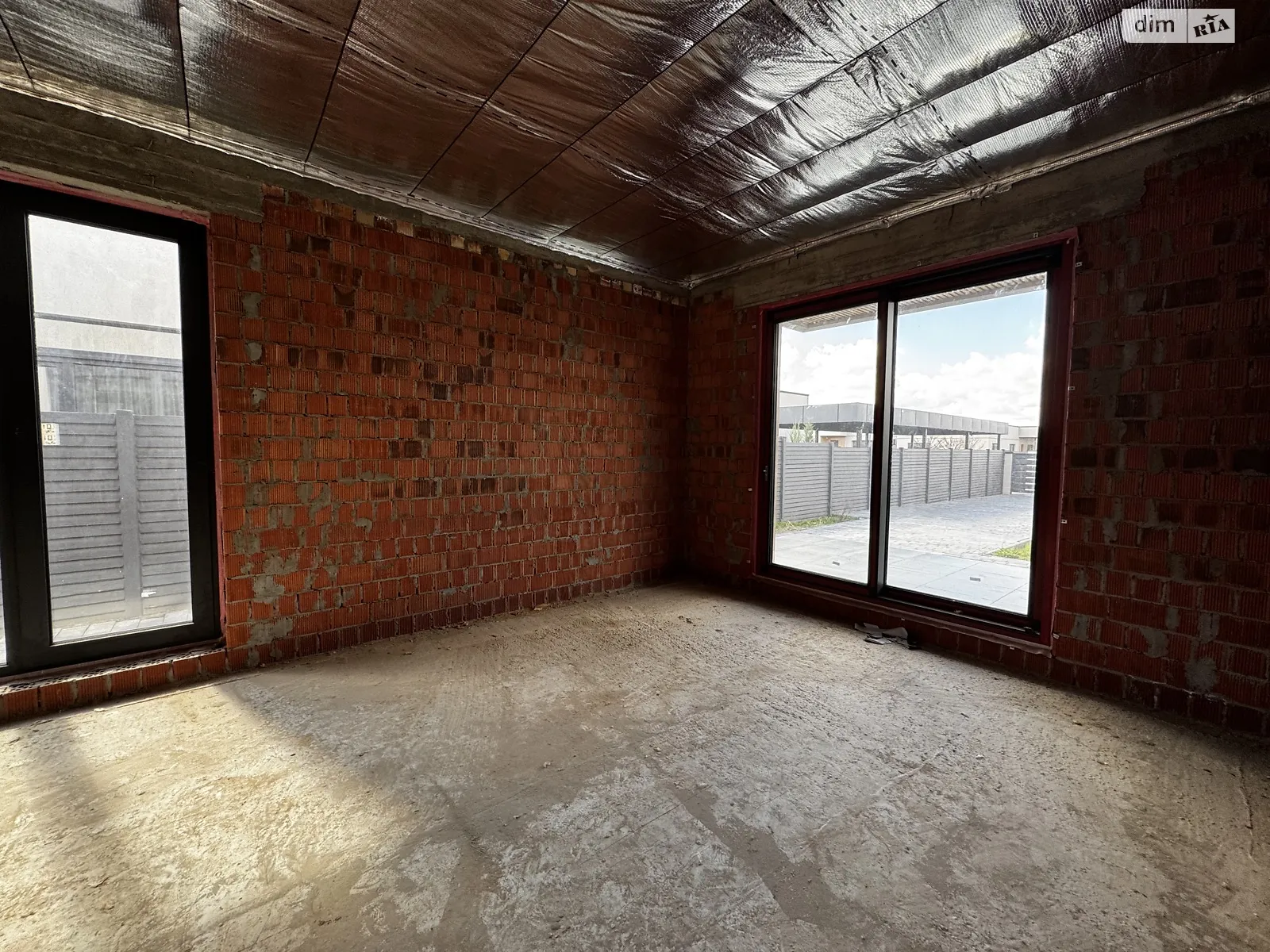 Продается одноэтажный дом 125 кв. м с камином, цена: 235000 $ - фото 1