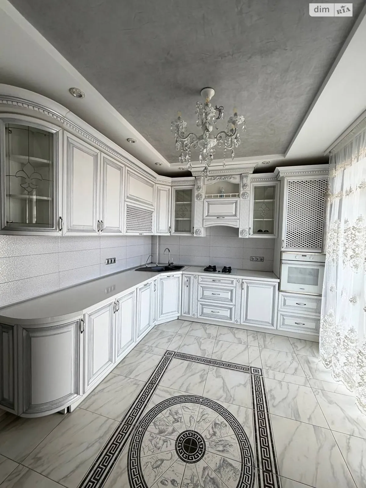 Продается 3-комнатная квартира 88 кв. м в Дрогобыче, ул. Северина Наливайко, 1 - фото 1