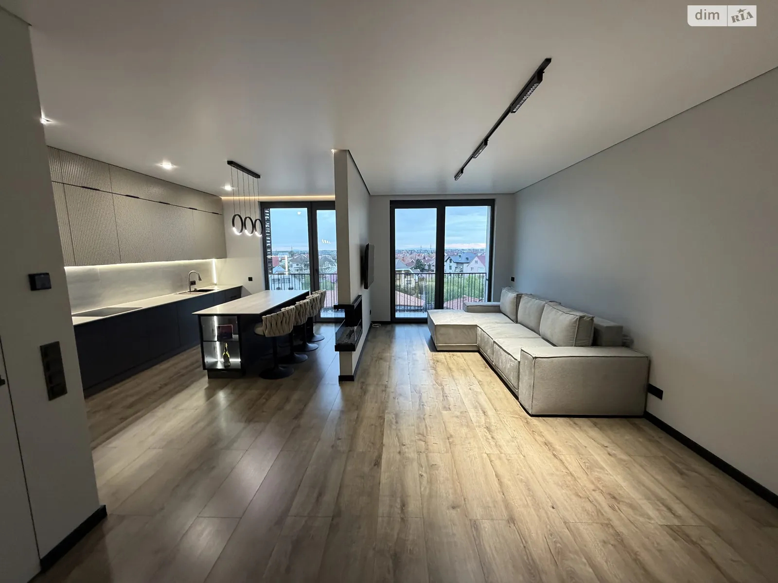 Продается 3-комнатная квартира 98.4 кв. м в Ужгороде, цена: 235000 $ - фото 1