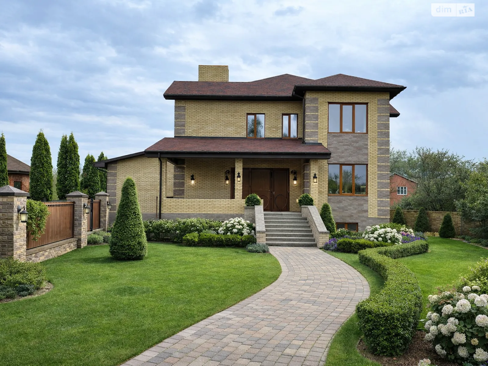 Продается дом на 2 этажа 262.9 кв. м с бассейном, цена: 350000 $ - фото 1