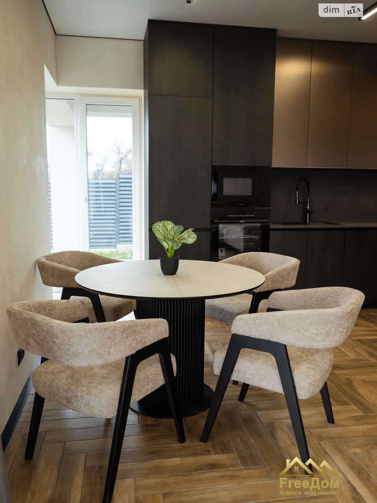 Продается одноэтажный дом 180 кв. м с гаражом, цена: 297000 $ - фото 1