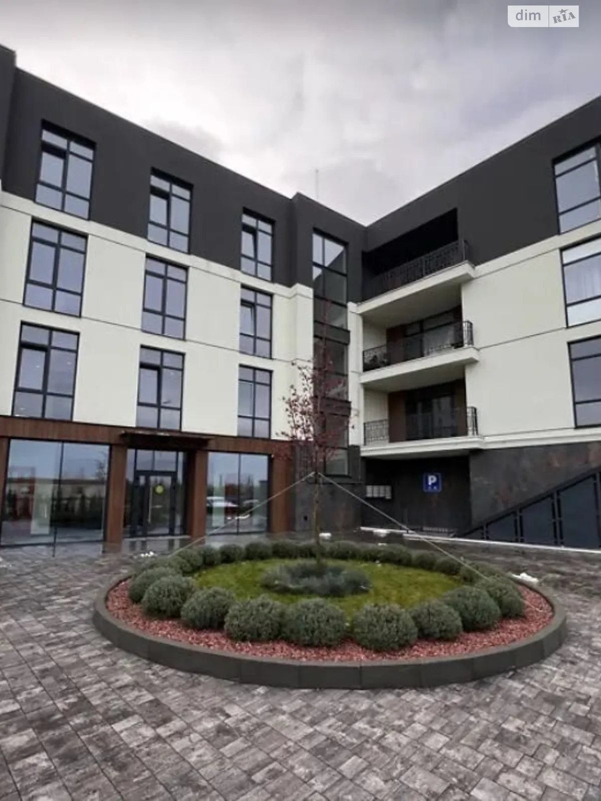 Продается 2-комнатная квартира 80 кв. м в Ровно, ул. Киевская, 108Б - фото 1