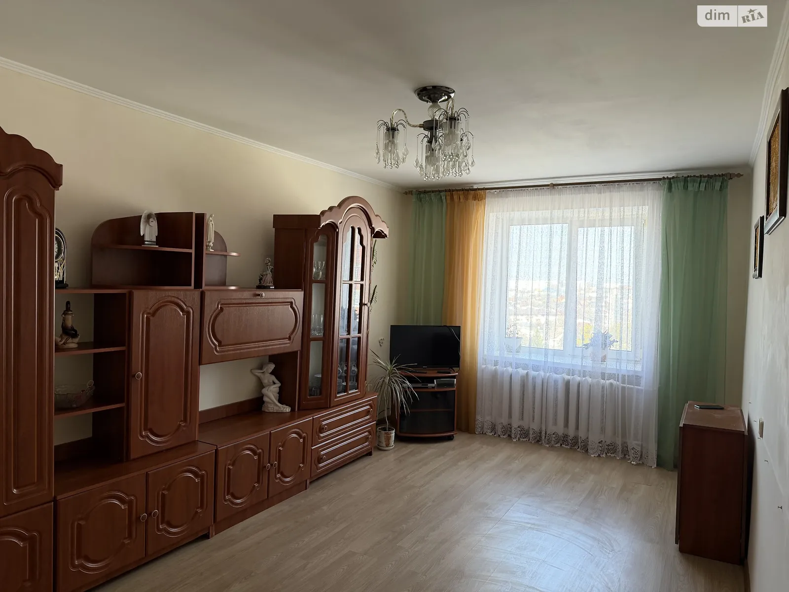 Продается 1-комнатная квартира 35.5 кв. м в Ровно, ул. Дубенская, 46 - фото 1