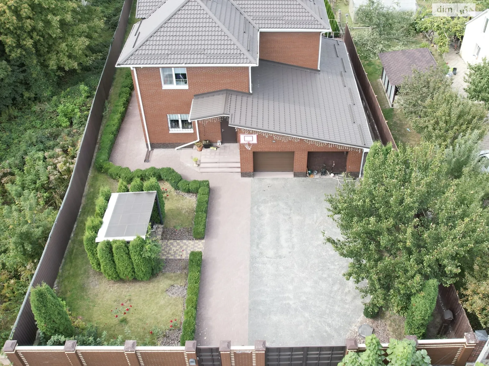 Продается дом на 2 этажа 253.8 кв. м с баней/сауной, цена: 250000 $ - фото 1