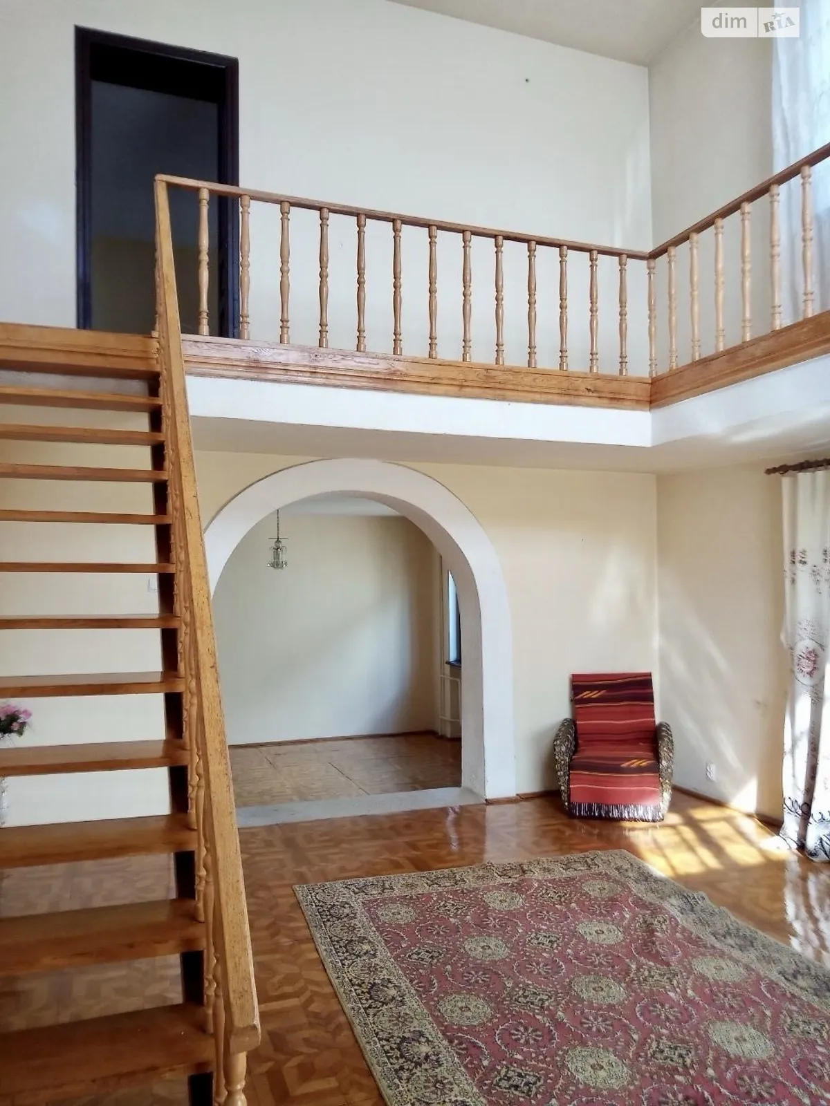 Сдается в аренду дом на 2 этажа 200 кв. м с камином, цена: 600 $ - фото 1