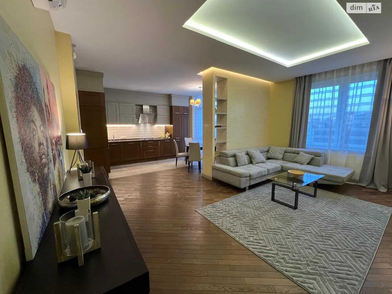 Сдается в аренду 3-комнатная квартира 115 кв. м в Львове, ул. Любомира Романкива(Красная) - фото 1