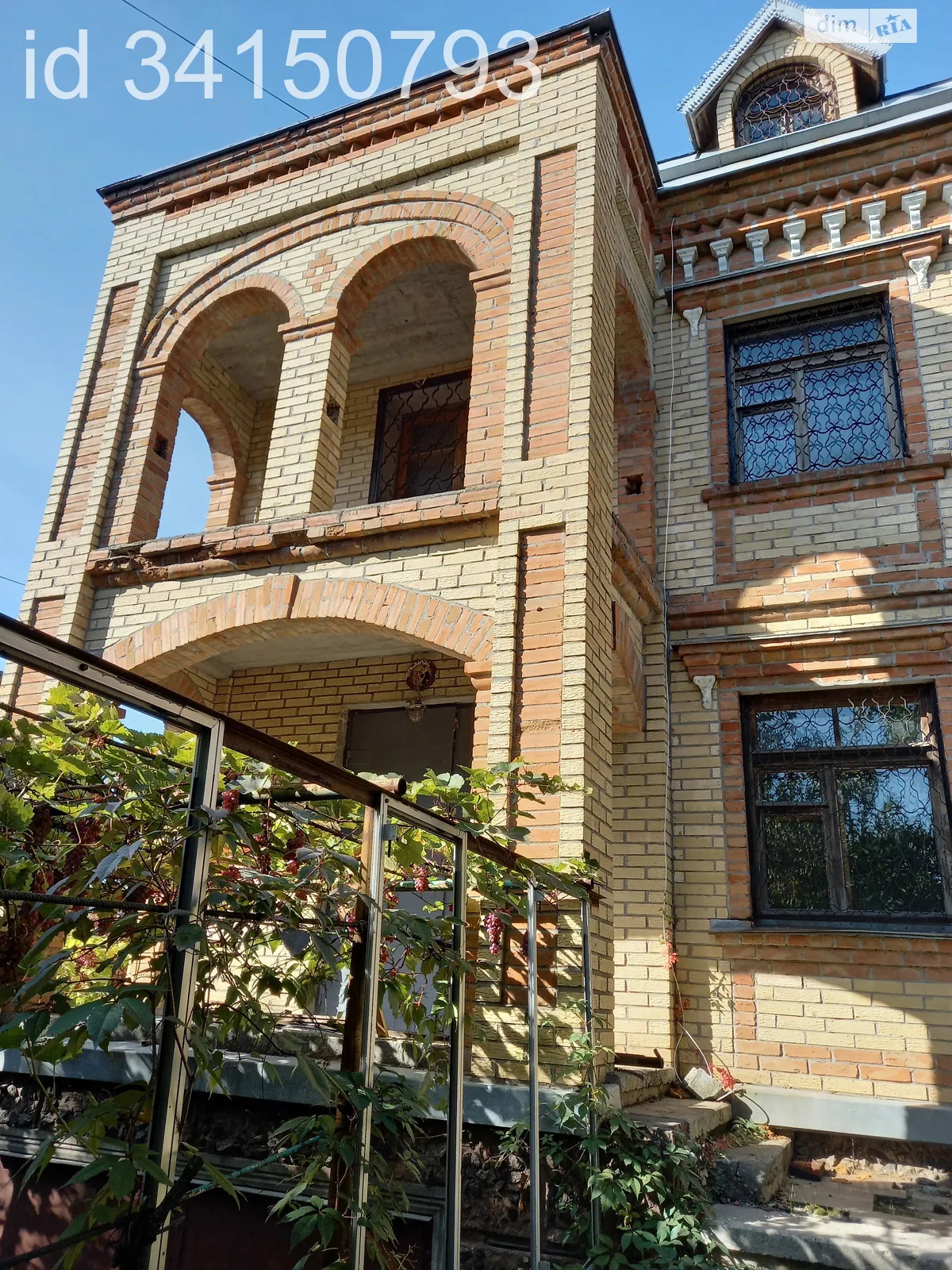 Продается дом на 2 этажа 400 кв. м с камином, цена: 160000 $ - фото 1