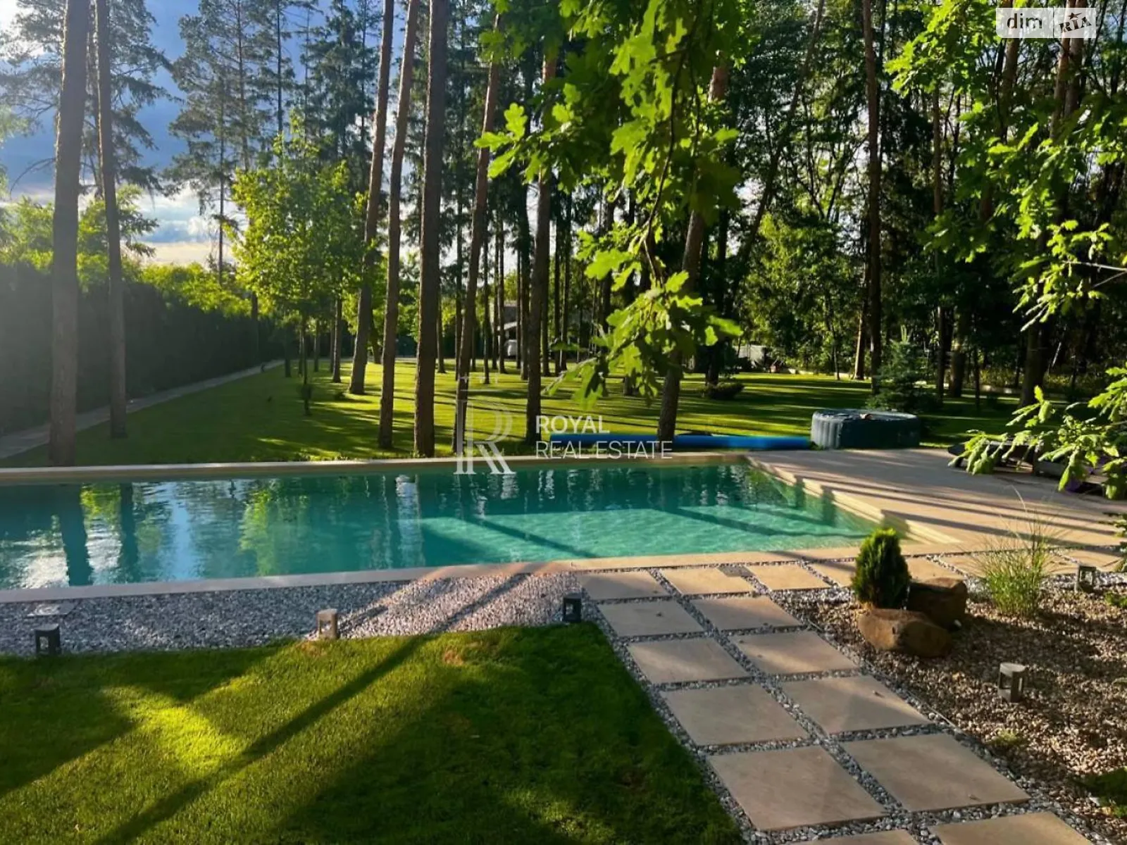 Сдается в аренду дом на 2 этажа 215 кв. м с гаражом, цена: 4500 $ - фото 1