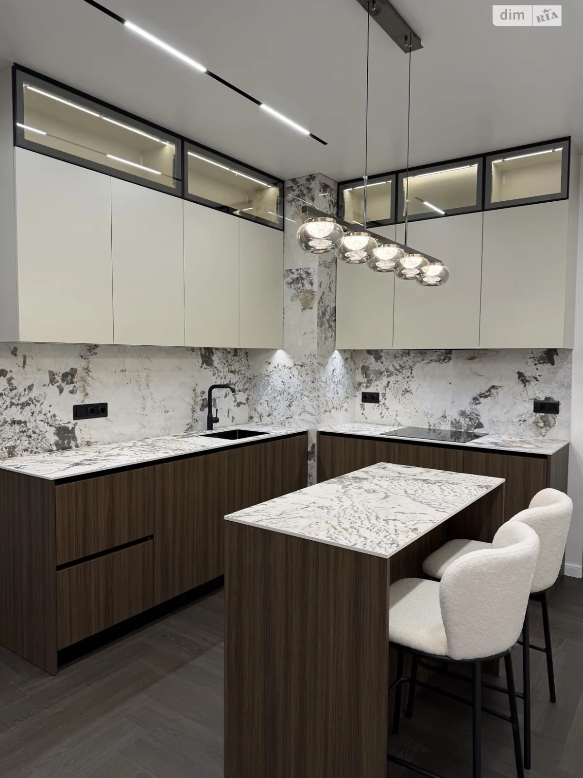 Продается 2-комнатная квартира 80 кв. м в Одессе, ул. Генуэзская, 1Г - фото 1