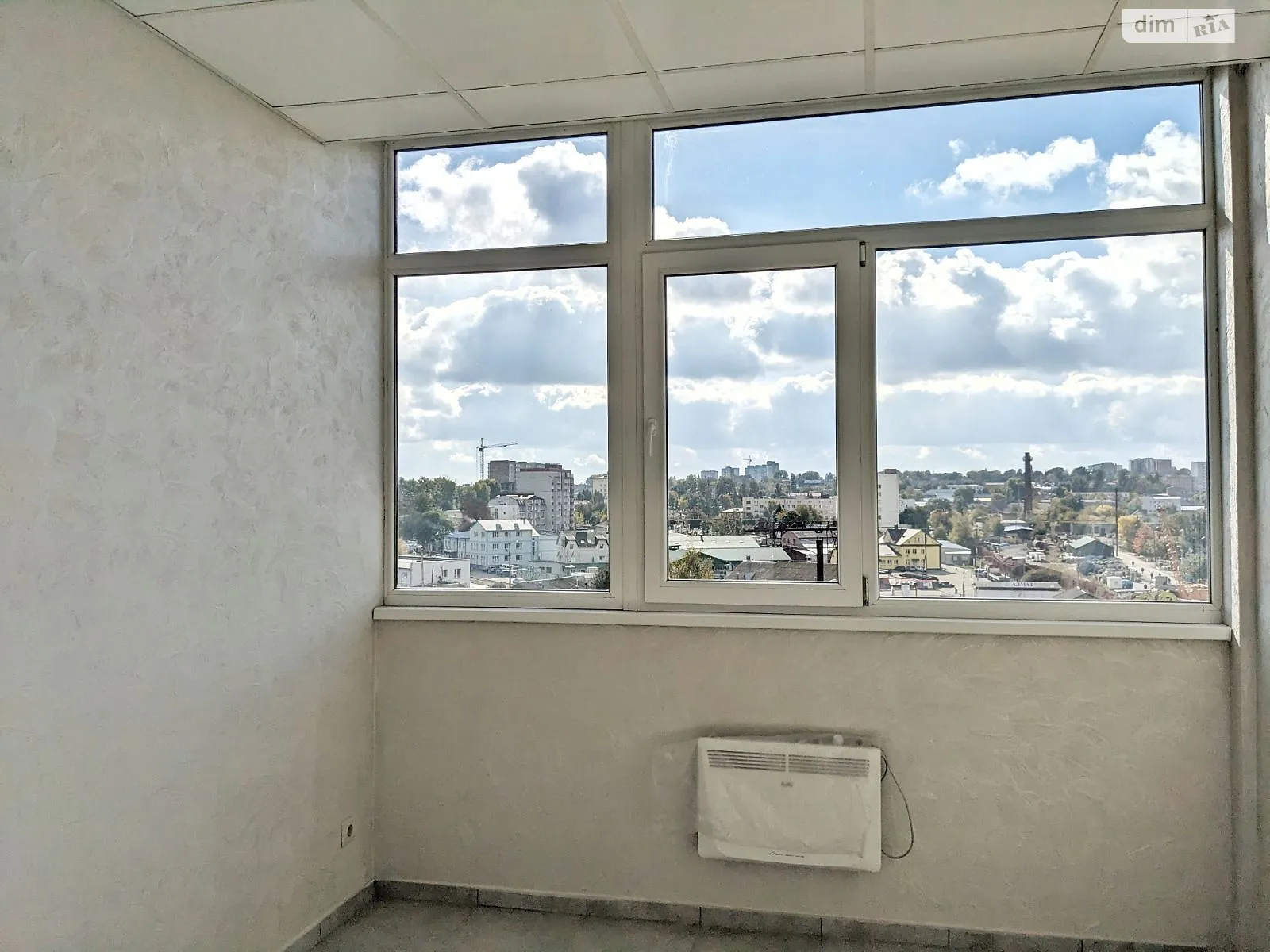 Здається в оренду офіс 14.5 кв. м в бізнес-центрі, цена: 4500 грн - фото 1