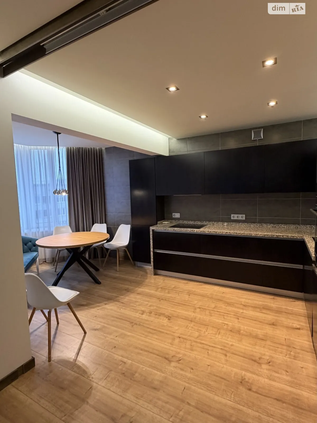 Продается 4-комнатная квартира 149 кв. м в Полтаве, ул. Бедного Александра - фото 1