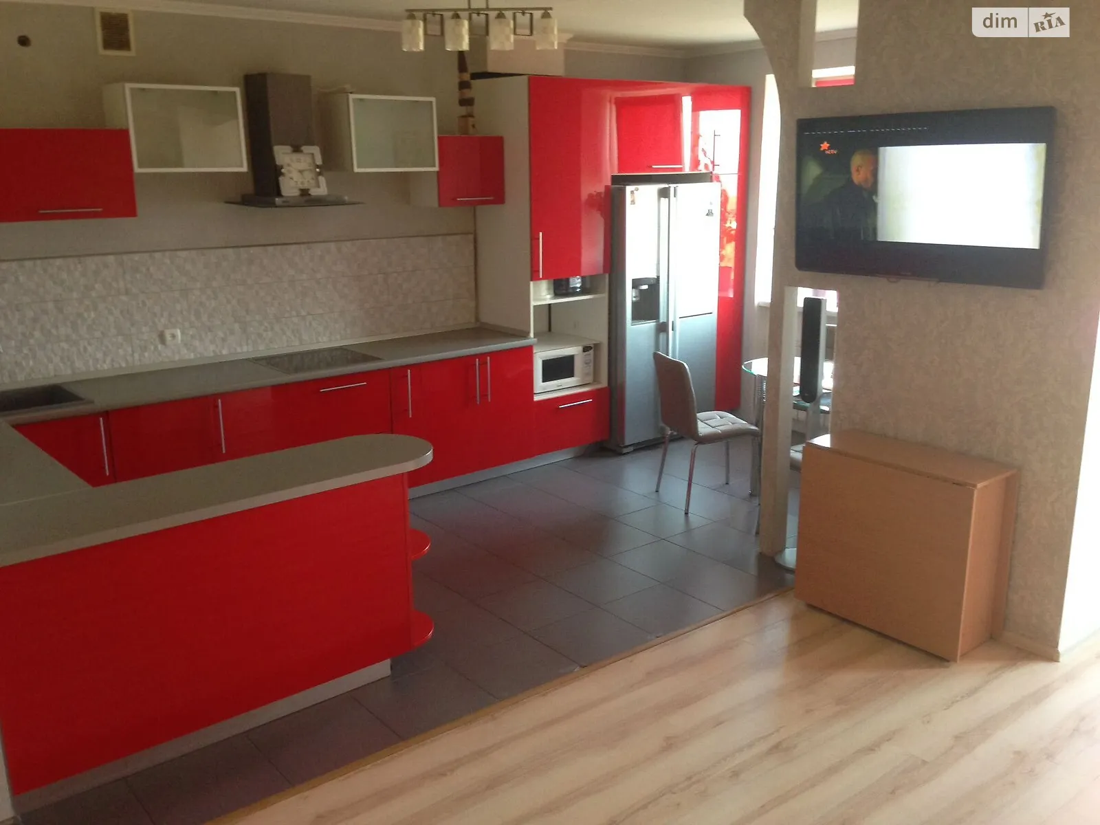 Продается 4-комнатная квартира 125.8 кв. м в Черноморске, цена: 120000 $ - фото 1