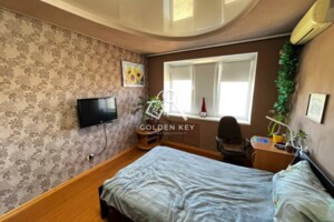 Продажа квартиры, Днепропетровская, Кривой Рог, р‑н. Саксаганский, Солнечный микрорайон, дом 57