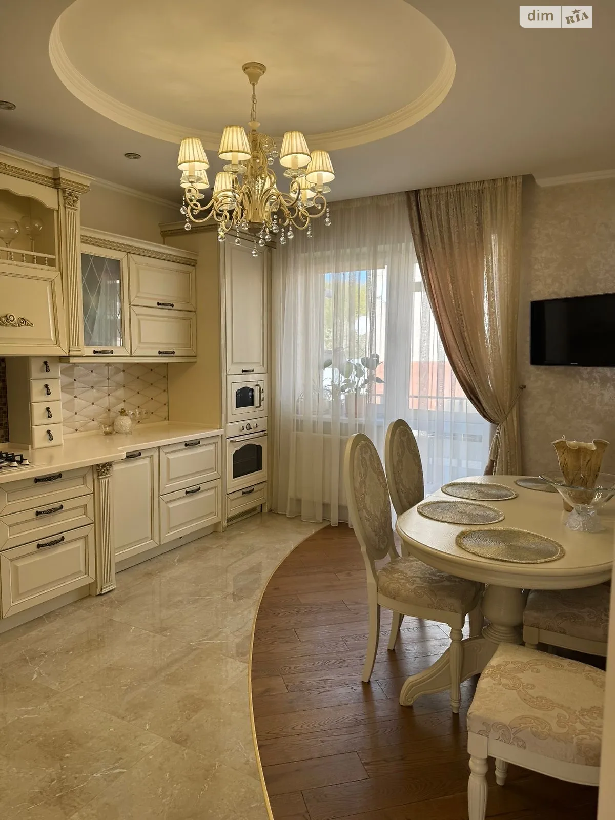 Здається в оренду 3-кімнатна квартира 90 кв. м у Ужгороді, наб. Слов'янська - фото 1