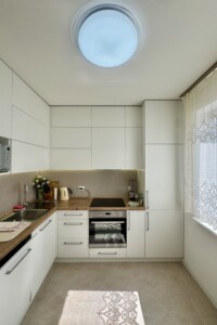 Довгострокова оренда квартири, Київ, р‑н. Шевченківський, ст.м. Лук'янівська, Підгірна вулиця, буд. 12