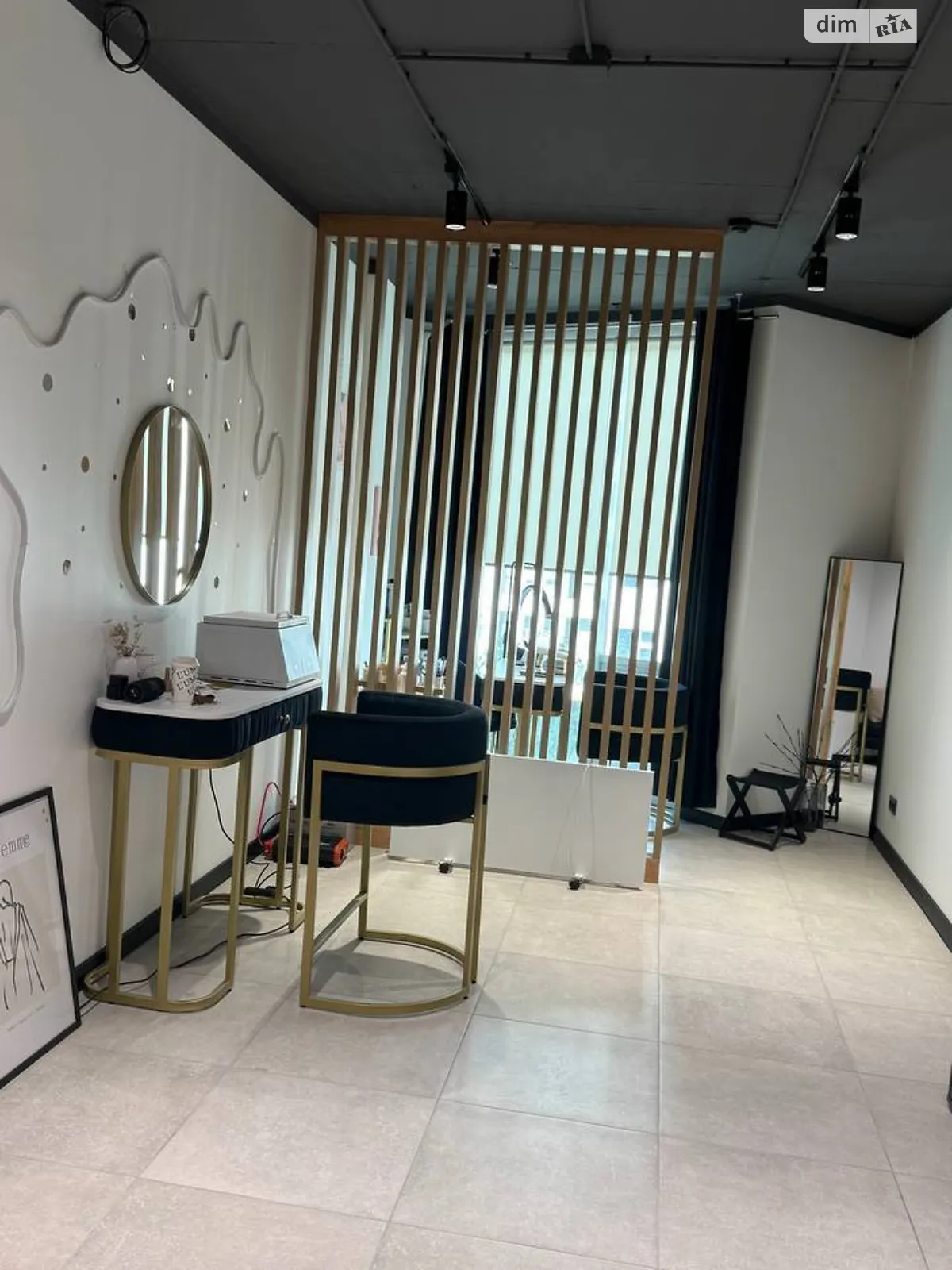 Здається в оренду офіс 24.1 кв. м в бізнес-центрі, цена: 7500 грн - фото 1