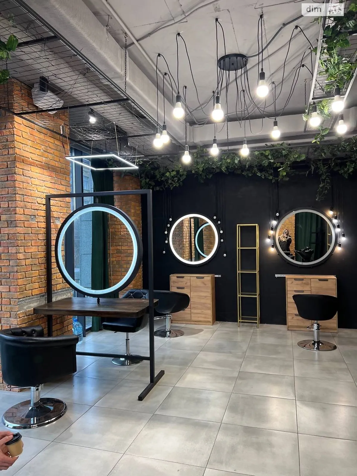 Продается офис 107.7 кв. м в бизнес-центре, цена: 109000 $ - фото 1