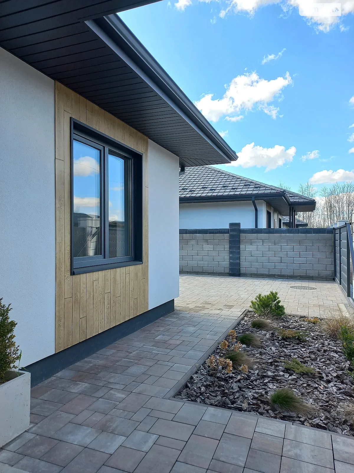 Продается одноэтажный дом 100 кв. м с участком, цена: 105000 $ - фото 1