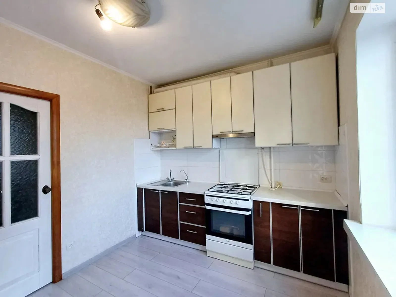 Продается 3-комнатная квартира 71.2 кв. м в Чернигове, просп. Победы - фото 1