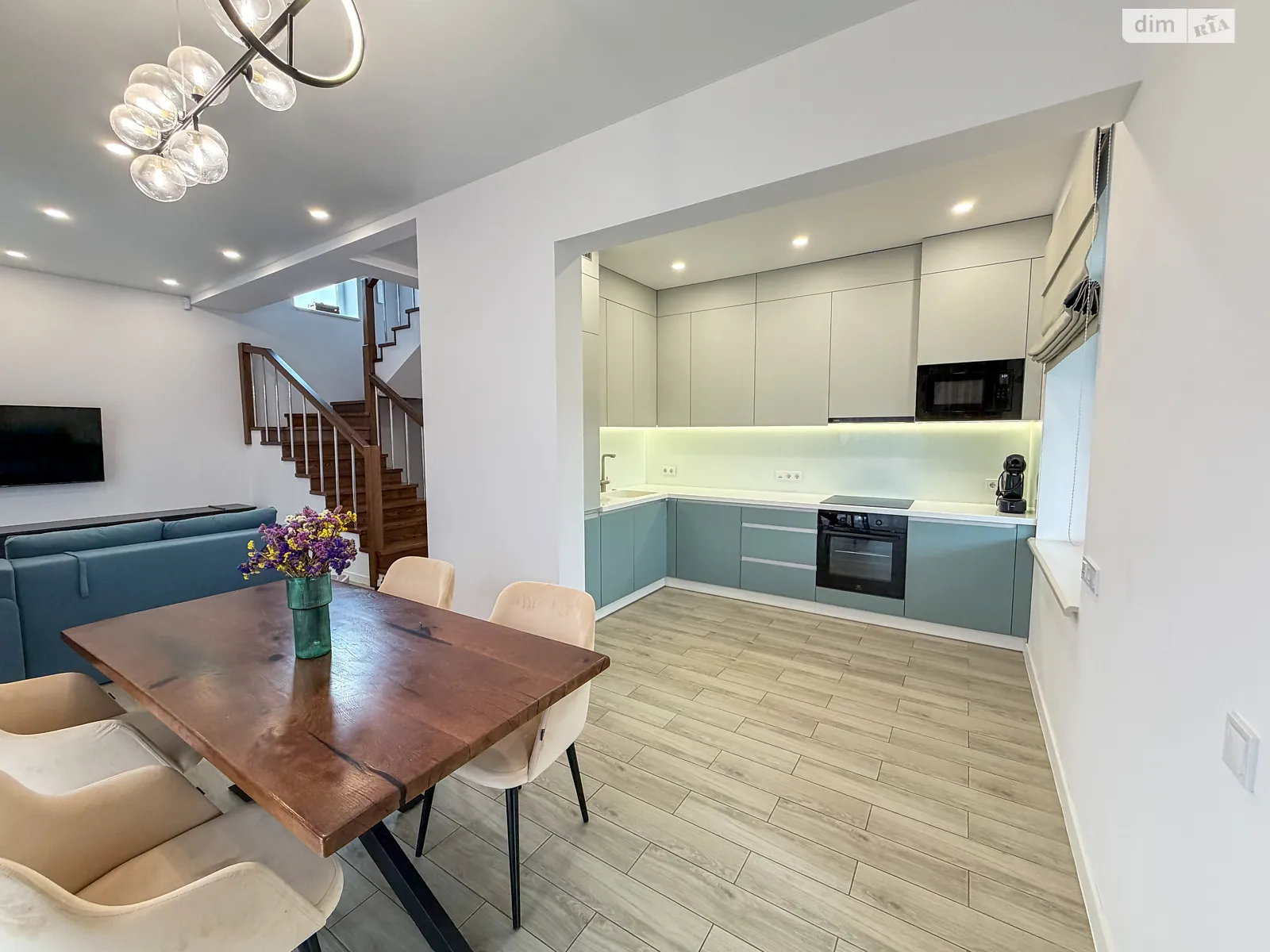 Продается дом на 2 этажа 127 кв. м с верандой, цена: 150000 $ - фото 1