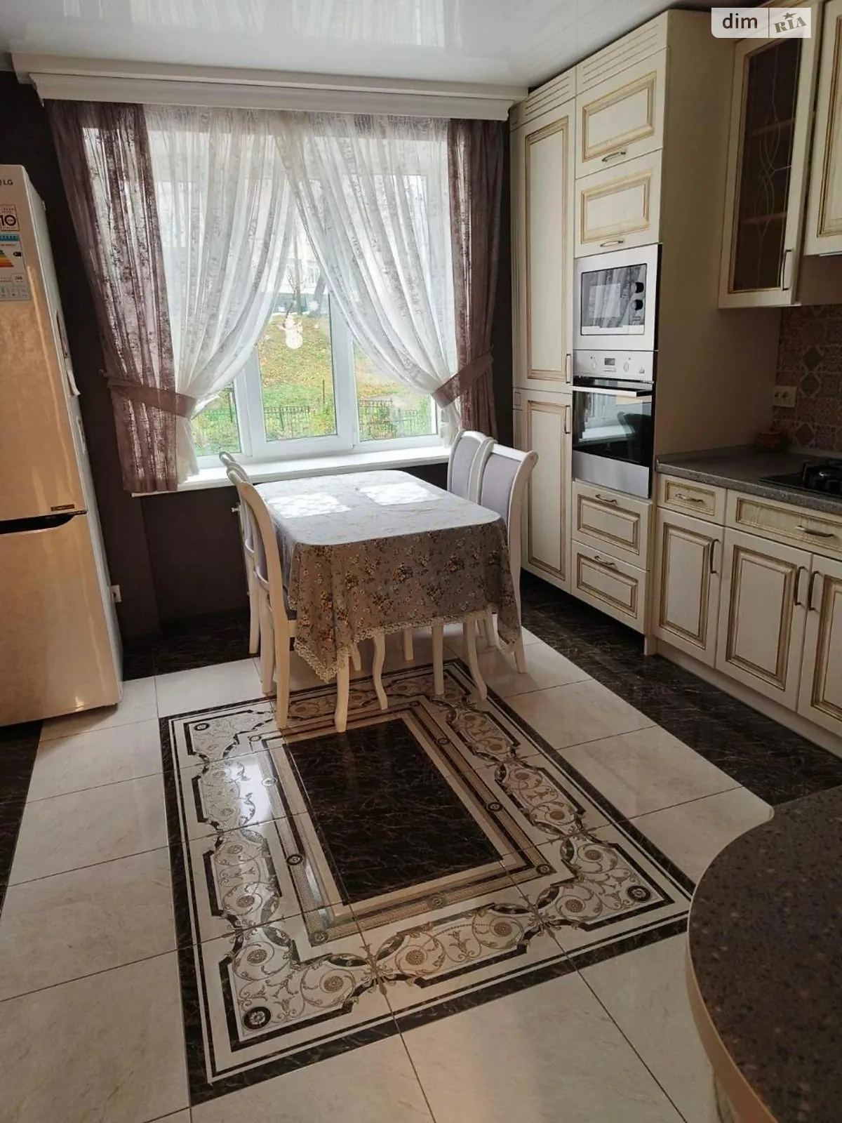 Сдается в аренду 3-комнатная квартира 92.5 кв. м в Хмельницком, ул. Свободы, 14/1 - фото 1