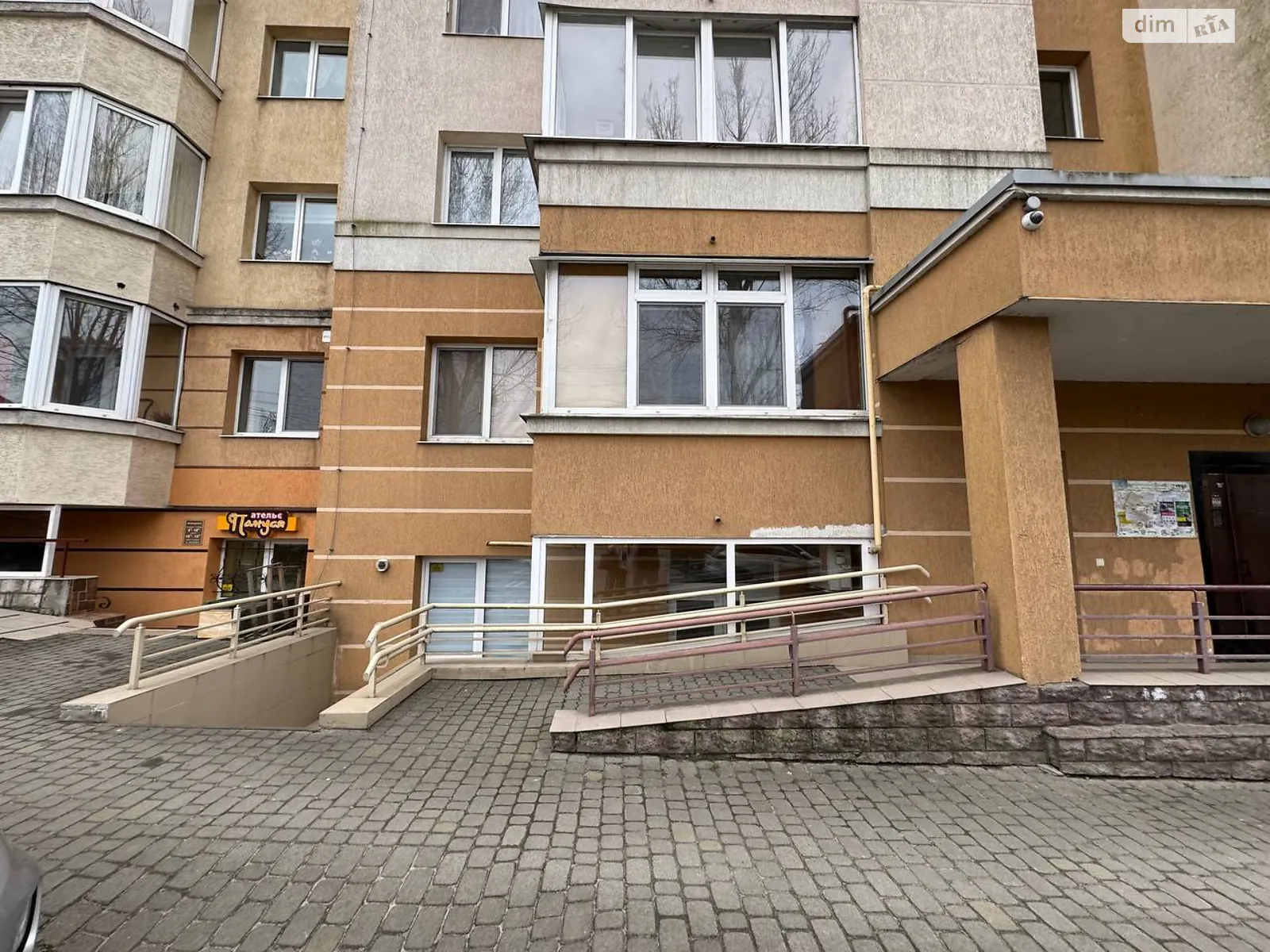Здається в оренду приміщення вільного призначення 40 кв. м в 10-поверховій будівлі, цена: 15000 грн - фото 1