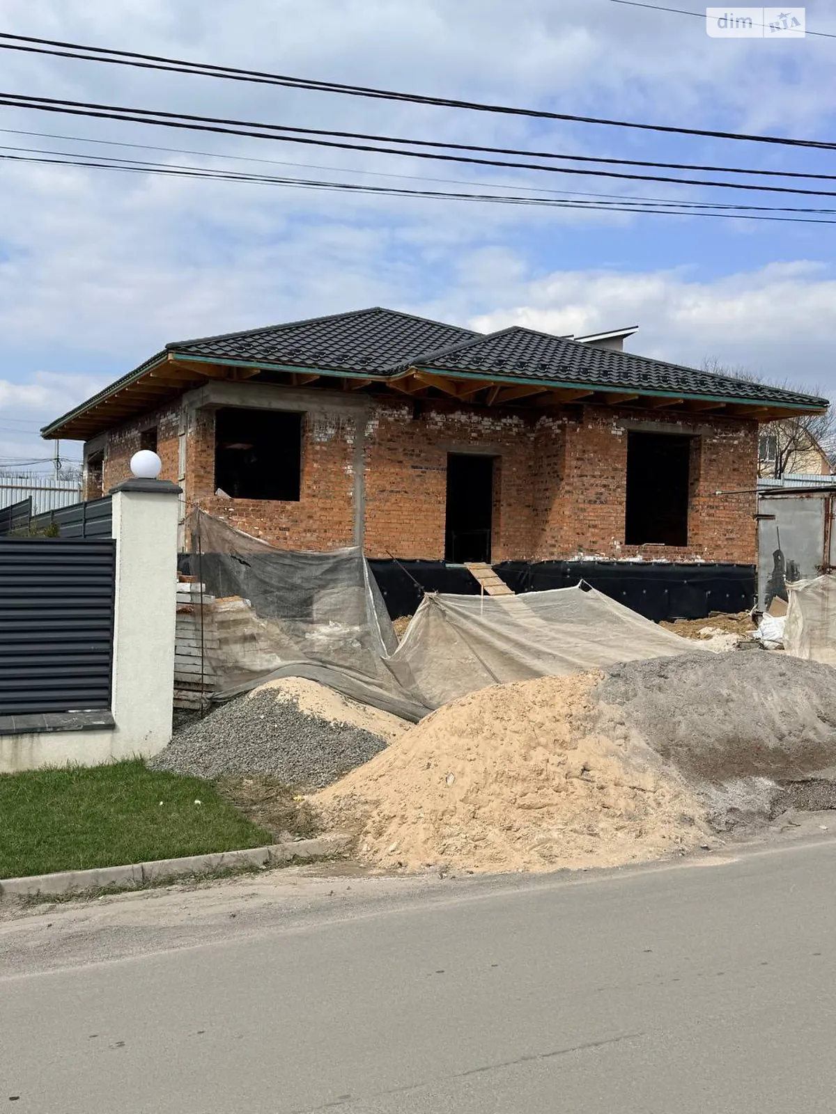 Продается одноэтажный дом 130 кв. м с камином, цена: 79900 $ - фото 1